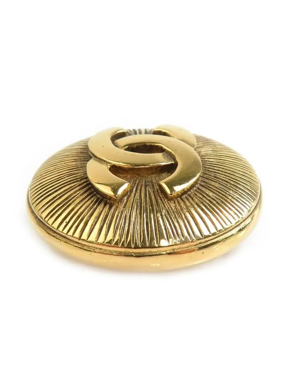 CHANEL elevate your